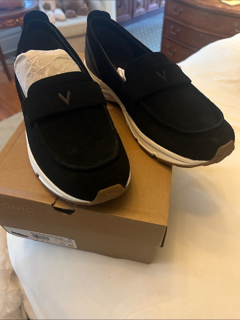 NIB Vionic WalkRoam Loafer Black Slip-On Sneaker - Size 10